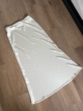 Zara Ivory Satin Midi Skirt XS Minimalist Slip Skirt No Flaws